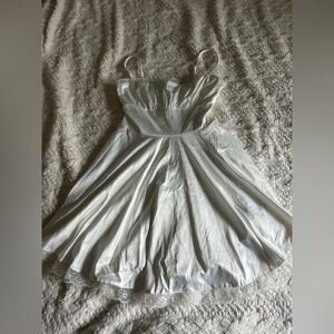 Elegant White Sleeveless Dress